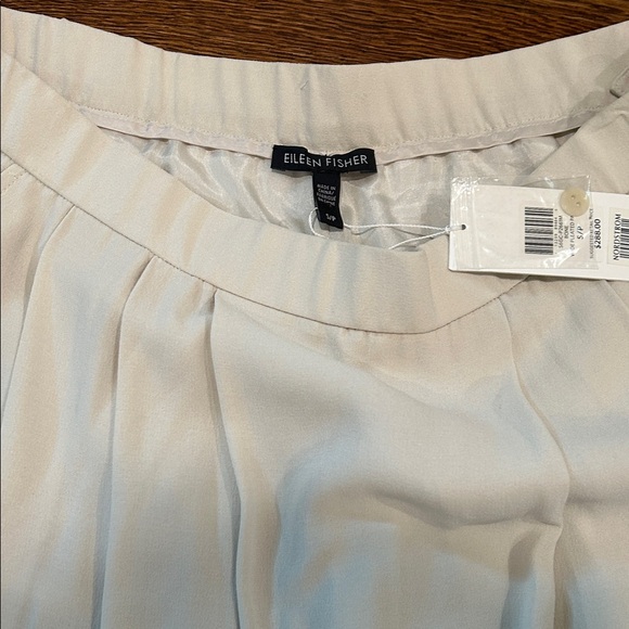 NWT Eileen Fisher Soft Cream culotte cropped pants .  Size S/p .  Side zip - Picture 1 of 4